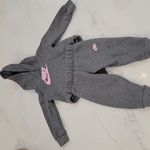 Nike girls 12m sweat suit